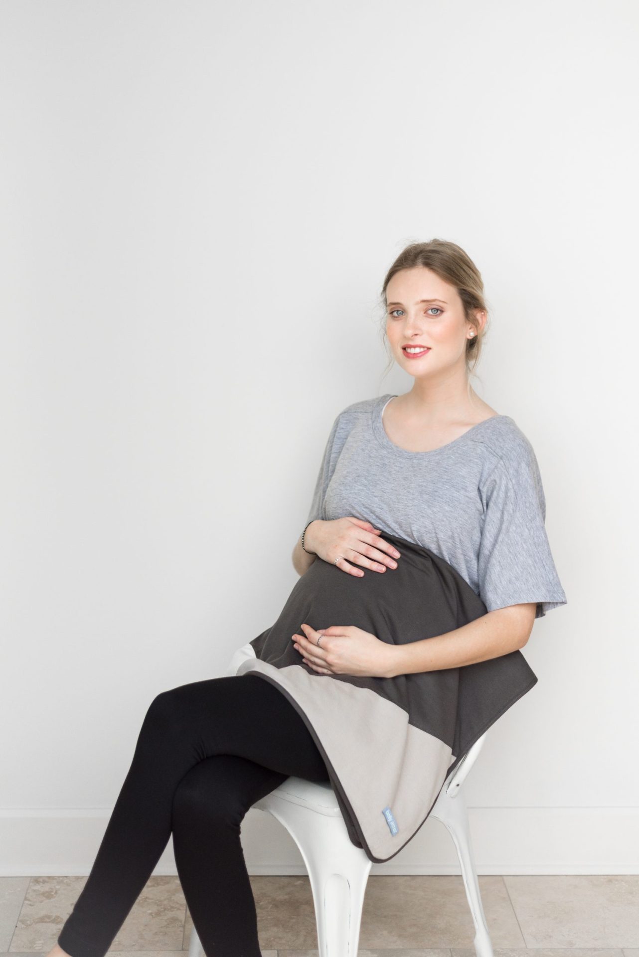 BellyBlanket-Mountain-Charcoal_Catalog4063