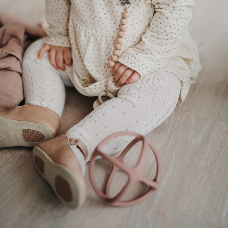 teether-ball-lifestyle-2